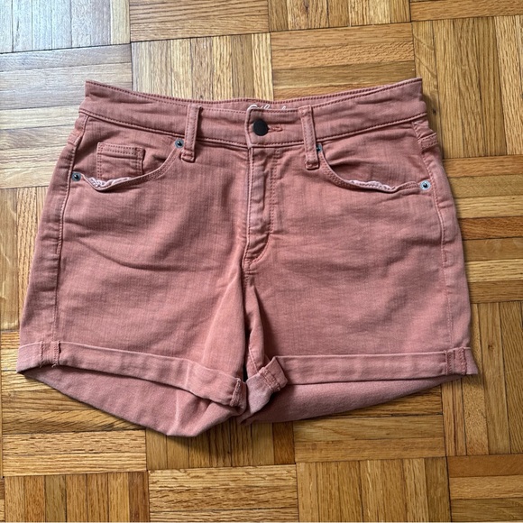 Universal Thread Womens Shorts High Rise Midi Roll Cuff Hem Cotton Pink SZ 2/26 - Picture 1 of 8